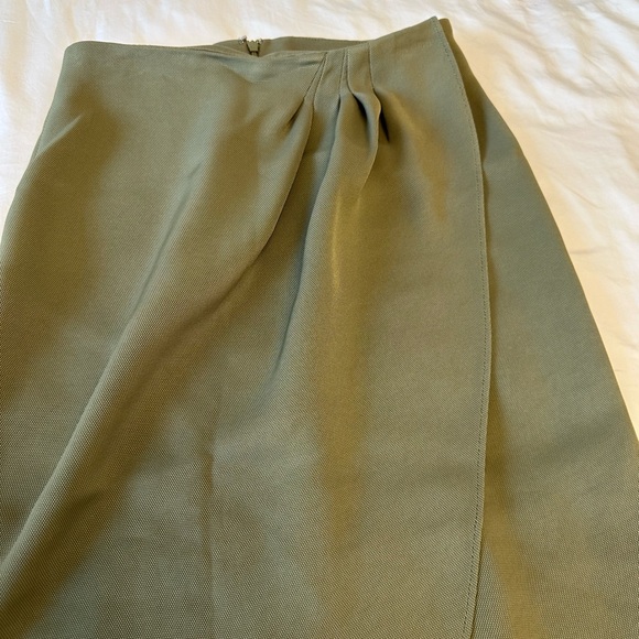 Babaton Olive Pencil Skirt - Picture 3 of 6